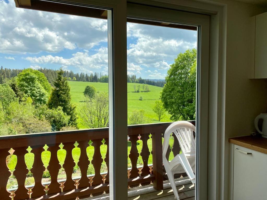 Gaestehaus Steiert Fewo Kuhbergblick Ленцкирх Екстериор снимка